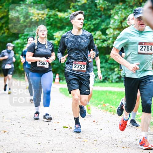 12.10.2025 - Bramfelder Halbmarathon 2025 Dr. Thomas Lammeyer http://msf.ph/oto/9353819 12.10.2025 10:48:18 Laufen 2583, 2723, 2784 meine-sportfotos.de