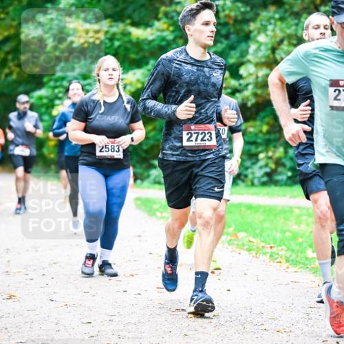 12.10.2025 - Bramfelder Halbmarathon 2025 Dr. Thomas Lammeyer http://msf.ph/oto/9353821 12.10.2025 10:48:18 Laufen 2583, 2723, 2784 meine-sportfotos.de