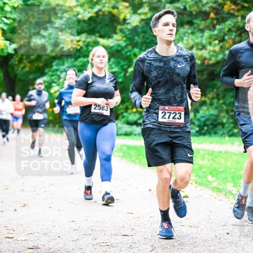 12.10.2025 - Bramfelder Halbmarathon 2025 Dr. Thomas Lammeyer http://msf.ph/oto/9353825 12.10.2025 10:48:19 Laufen 2153, 2583, 2723, 27 meine-sportfotos.de