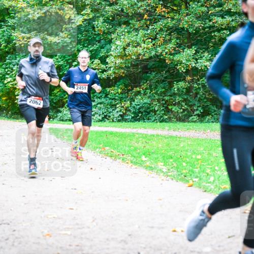 12.10.2025 - Bramfelder Halbmarathon 2025 Dr. Thomas Lammeyer http://msf.ph/oto/9353835 12.10.2025 10:48:22 Laufen 2047, 2062, 2451, 2151 meine-sportfotos.de