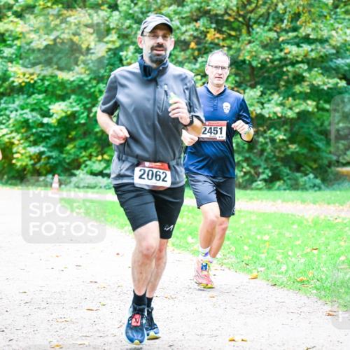 12.10.2025 - Bramfelder Halbmarathon 2025 Dr. Thomas Lammeyer http://msf.ph/oto/9353844 12.10.2025 10:48:23 Laufen 204, 2062, 2451, 10 meine-sportfotos.de