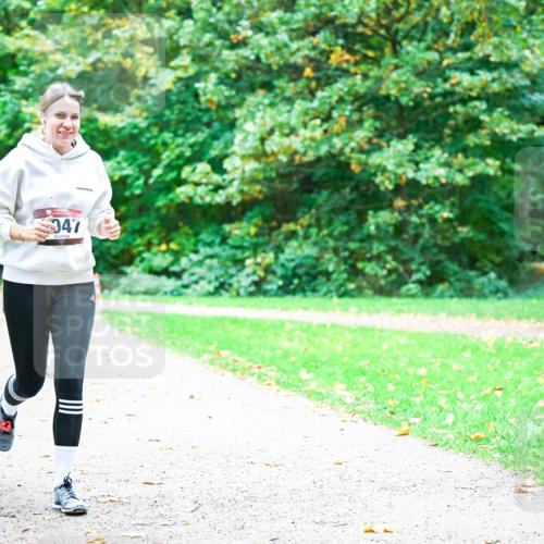 12.10.2025 - Bramfelder Halbmarathon 2025 Dr. Thomas Lammeyer http://msf.ph/oto/9353857 12.10.2025 10:48:26 Laufen 2145, 947 meine-sportfotos.de