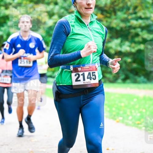 12.10.2025 - Bramfelder Halbmarathon 2025 Dr. Thomas Lammeyer http://msf.ph/oto/9353880 12.10.2025 10:48:30 Laufen 1, 2145, 8 meine-sportfotos.de