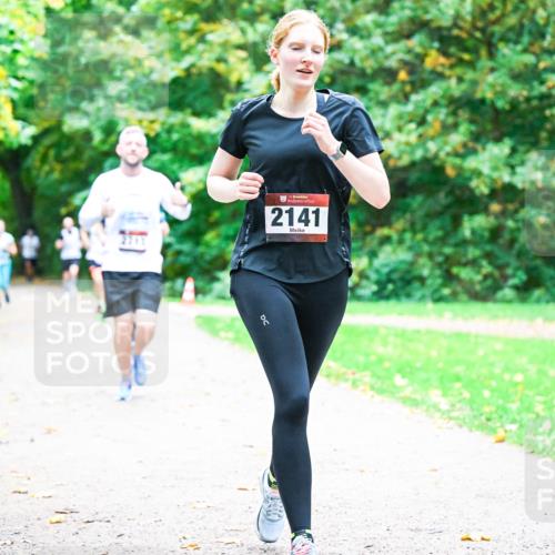 12.10.2025 - Bramfelder Halbmarathon 2025 Dr. Thomas Lammeyer http://msf.ph/oto/9353898 12.10.2025 10:48:33 Laufen 2141 meine-sportfotos.de