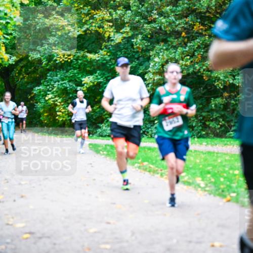 12.10.2025 - Bramfelder Halbmarathon 2025 Dr. Thomas Lammeyer http://msf.ph/oto/9353915 12.10.2025 10:48:37 Laufen 5, 2681 meine-sportfotos.de