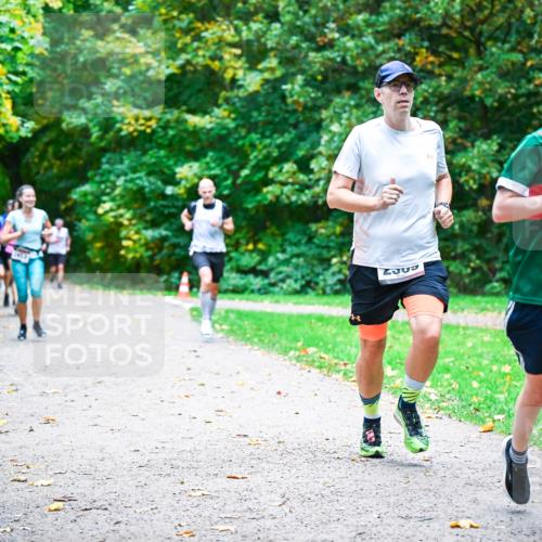 12.10.2025 - Bramfelder Halbmarathon 2025 Dr. Thomas Lammeyer http://msf.ph/oto/9353921 12.10.2025 10:48:38 Laufen 2952, 8100 meine-sportfotos.de