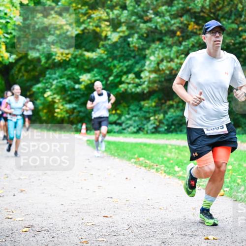 12.10.2025 - Bramfelder Halbmarathon 2025 Dr. Thomas Lammeyer http://msf.ph/oto/9353923 12.10.2025 10:48:38 Laufen 8, 295, 100 meine-sportfotos.de