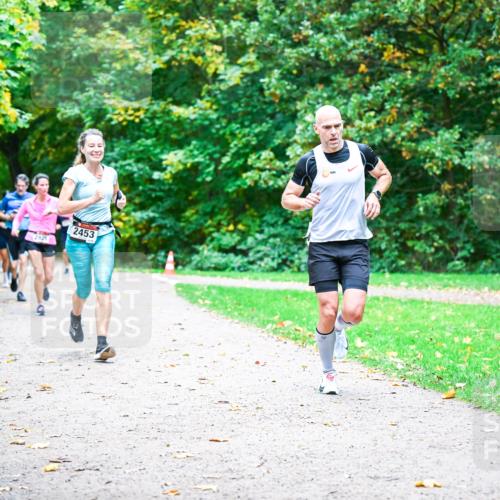 12.10.2025 - Bramfelder Halbmarathon 2025 Dr. Thomas Lammeyer http://msf.ph/oto/9353933 12.10.2025 10:48:40 Laufen 2453 meine-sportfotos.de