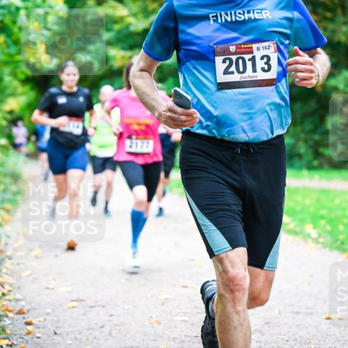 12.10.2025 - Bramfelder Halbmarathon 2025 Dr. Thomas Lammeyer http://msf.ph/oto/9353966 12.10.2025 10:48:46 Laufen 2177, 34, 162, 2013 meine-sportfotos.de