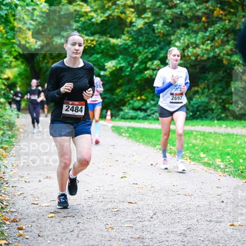 12.10.2025 - Bramfelder Halbmarathon 2025 Dr. Thomas Lammeyer http://msf.ph/oto/9354016 12.10.2025 10:48:55 Laufen 2484, 2697 meine-sportfotos.de