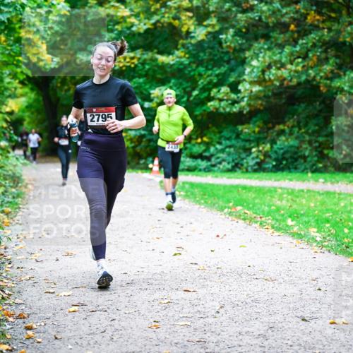 12.10.2025 - Bramfelder Halbmarathon 2025 Dr. Thomas Lammeyer http://msf.ph/oto/9354049 12.10.2025 10:49:00 Laufen 2795, 2433 meine-sportfotos.de