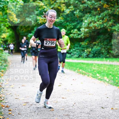 12.10.2025 - Bramfelder Halbmarathon 2025 Dr. Thomas Lammeyer http://msf.ph/oto/9354053 12.10.2025 10:49:00 Laufen 2795, 2435 meine-sportfotos.de