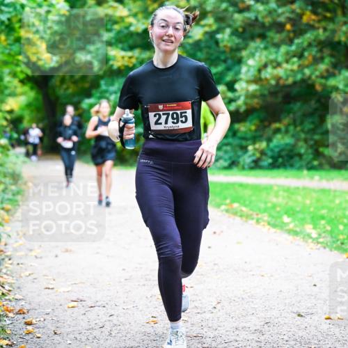 12.10.2025 - Bramfelder Halbmarathon 2025 Dr. Thomas Lammeyer http://msf.ph/oto/9354055 12.10.2025 10:49:01 Laufen 34, 2795 meine-sportfotos.de