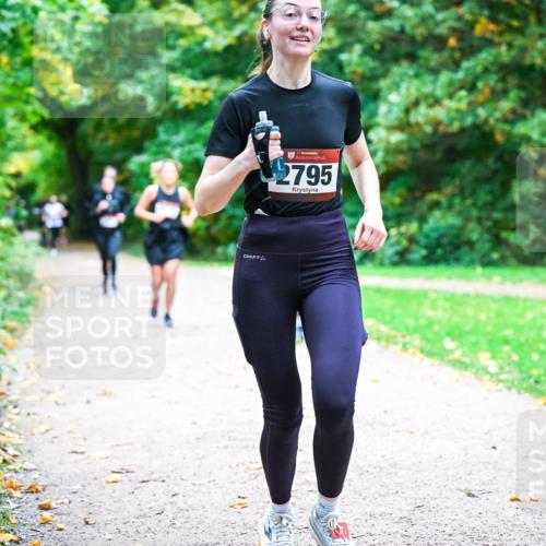 12.10.2025 - Bramfelder Halbmarathon 2025 Dr. Thomas Lammeyer http://msf.ph/oto/9354056 12.10.2025 10:49:01 Laufen 34, 2795 meine-sportfotos.de