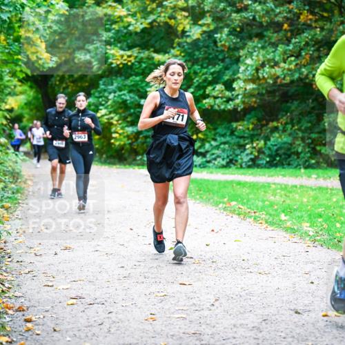 12.10.2025 - Bramfelder Halbmarathon 2025 Dr. Thomas Lammeyer http://msf.ph/oto/9354058 12.10.2025 10:49:03 Laufen 2970, 2963, 71, 2433 meine-sportfotos.de