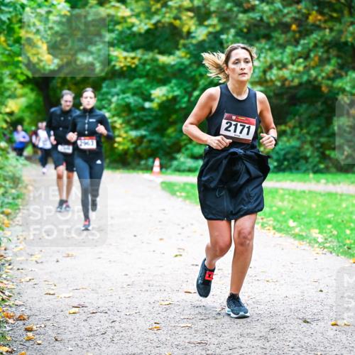 12.10.2025 - Bramfelder Halbmarathon 2025 Dr. Thomas Lammeyer http://msf.ph/oto/9354064 12.10.2025 10:49:04 Laufen 2963, 2171 meine-sportfotos.de