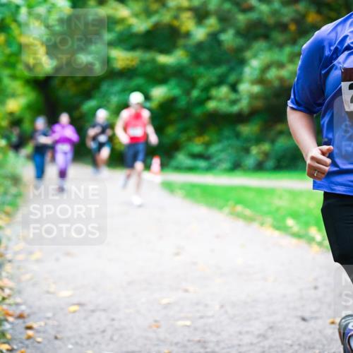 12.10.2025 - Bramfelder Halbmarathon 2025 Dr. Thomas Lammeyer http://msf.ph/oto/9354126 12.10.2025 10:49:16 Laufen 34, 2119 meine-sportfotos.de