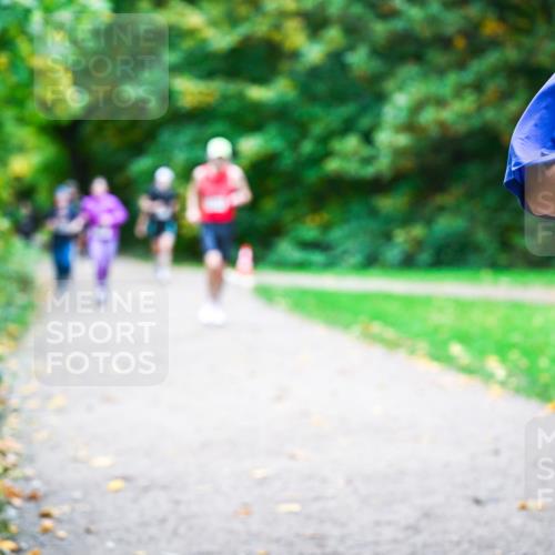 12.10.2025 - Bramfelder Halbmarathon 2025 Dr. Thomas Lammeyer http://msf.ph/oto/9354127 12.10.2025 10:49:17 Laufen  meine-sportfotos.de