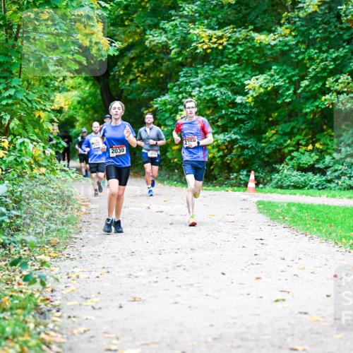12.10.2025 - Bramfelder Halbmarathon 2025 Dr. Thomas Lammeyer http://msf.ph/oto/9354200 12.10.2025 10:49:33 Laufen 2030, 2890, 2750 meine-sportfotos.de