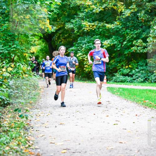 12.10.2025 - Bramfelder Halbmarathon 2025 Dr. Thomas Lammeyer http://msf.ph/oto/9354208 12.10.2025 10:49:34 Laufen 2030, 2890, 2759 meine-sportfotos.de
