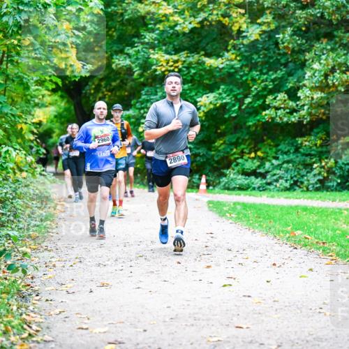 12.10.2025 - Bramfelder Halbmarathon 2025 Dr. Thomas Lammeyer http://msf.ph/oto/9354234 12.10.2025 10:49:39 Laufen 2960, 2890 meine-sportfotos.de