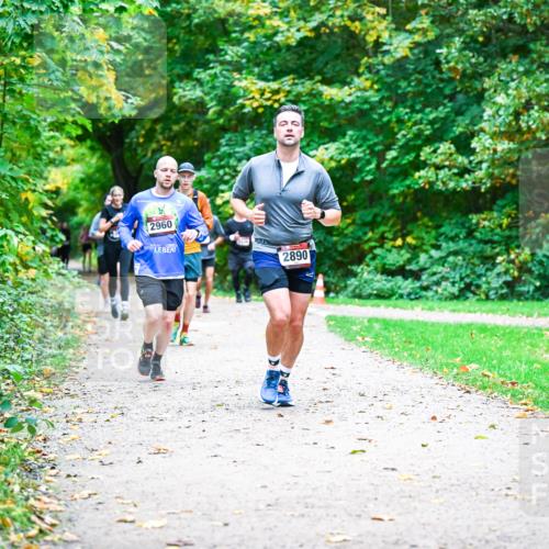 12.10.2025 - Bramfelder Halbmarathon 2025 Dr. Thomas Lammeyer http://msf.ph/oto/9354236 12.10.2025 10:49:39 Laufen 2960, 2890 meine-sportfotos.de