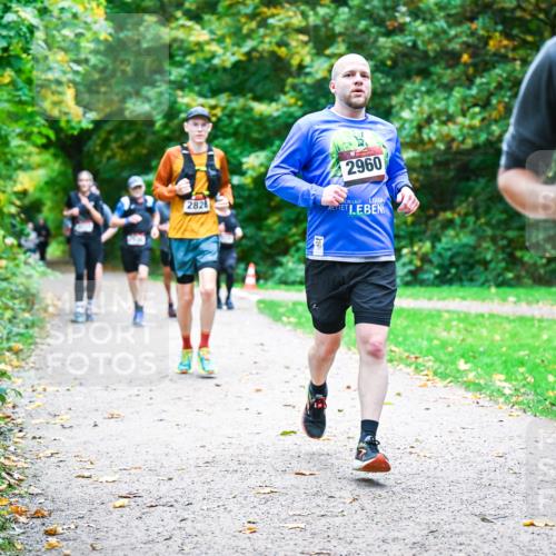 12.10.2025 - Bramfelder Halbmarathon 2025 Dr. Thomas Lammeyer http://msf.ph/oto/9354253 12.10.2025 10:49:42 Laufen 2826, 2960, 28 meine-sportfotos.de