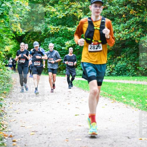 12.10.2025 - Bramfelder Halbmarathon 2025 Dr. Thomas Lammeyer http://msf.ph/oto/9354262 12.10.2025 10:49:43 Laufen 2112, 2535, 2469, 2436, 2826 meine-sportfotos.de