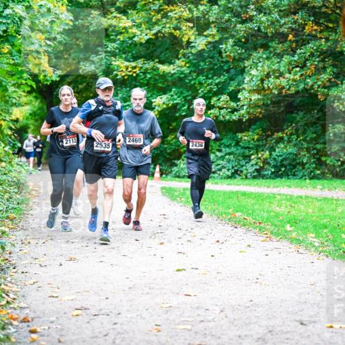 12.10.2025 - Bramfelder Halbmarathon 2025 Dr. Thomas Lammeyer http://msf.ph/oto/9354269 12.10.2025 10:49:44 Laufen 2112, 2469, 2535, 2436 meine-sportfotos.de