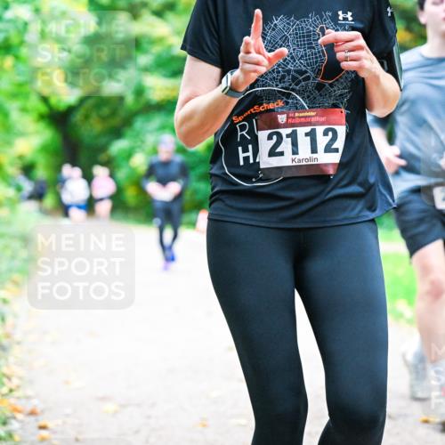12.10.2025 - Bramfelder Halbmarathon 2025 Dr. Thomas Lammeyer http://msf.ph/oto/9354293 12.10.2025 10:49:48 Laufen 34, 2112, 2142 meine-sportfotos.de