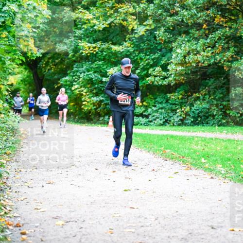 12.10.2025 - Bramfelder Halbmarathon 2025 Dr. Thomas Lammeyer http://msf.ph/oto/9354304 12.10.2025 10:49:50 Laufen 16 meine-sportfotos.de
