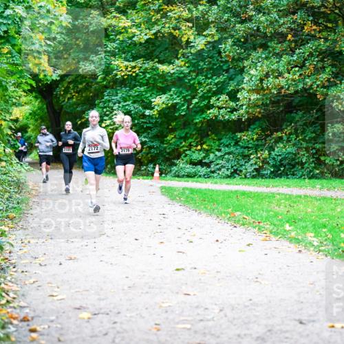 12.10.2025 - Bramfelder Halbmarathon 2025 Dr. Thomas Lammeyer http://msf.ph/oto/9354325 12.10.2025 10:49:53 Laufen 2105, 2105, 2172, 2178 meine-sportfotos.de