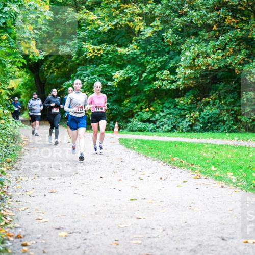 12.10.2025 - Bramfelder Halbmarathon 2025 Dr. Thomas Lammeyer http://msf.ph/oto/9354328 12.10.2025 10:49:54 Laufen 2105, 172, 2178 meine-sportfotos.de