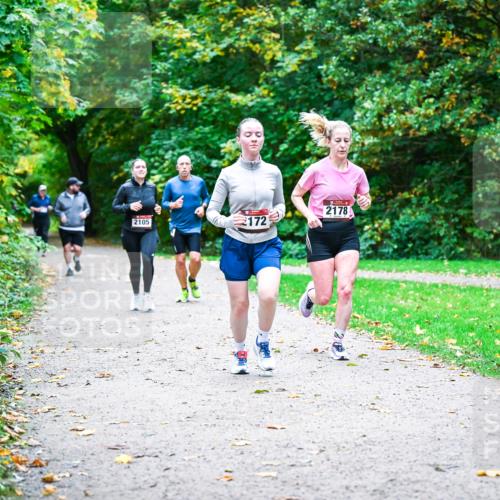 12.10.2025 - Bramfelder Halbmarathon 2025 Dr. Thomas Lammeyer http://msf.ph/oto/9354341 12.10.2025 10:49:56 Laufen 2105, 172, 2178 meine-sportfotos.de