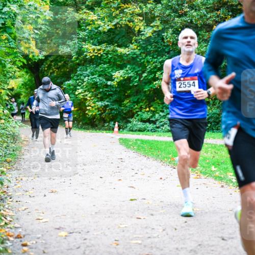 12.10.2025 - Bramfelder Halbmarathon 2025 Dr. Thomas Lammeyer http://msf.ph/oto/9354370 12.10.2025 10:50:00 Laufen 2554 meine-sportfotos.de