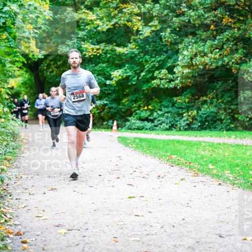 12.10.2025 - Bramfelder Halbmarathon 2025 Dr. Thomas Lammeyer http://msf.ph/oto/9354418 12.10.2025 10:50:12 Laufen 2070, 2568 meine-sportfotos.de
