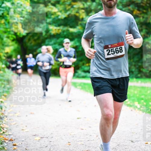 12.10.2025 - Bramfelder Halbmarathon 2025 Dr. Thomas Lammeyer http://msf.ph/oto/9354434 12.10.2025 10:50:15 Laufen 34, 2568 meine-sportfotos.de