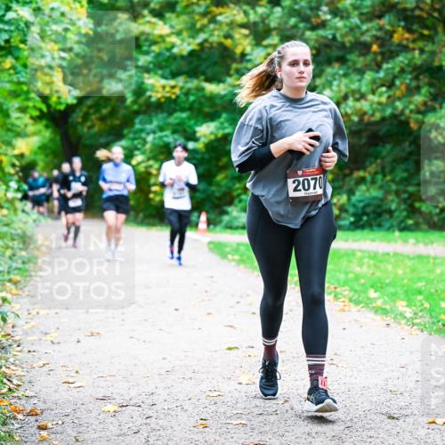 12.10.2025 - Bramfelder Halbmarathon 2025 Dr. Thomas Lammeyer http://msf.ph/oto/9354450 12.10.2025 10:50:18 Laufen 2070 meine-sportfotos.de