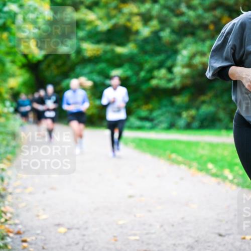 12.10.2025 - Bramfelder Halbmarathon 2025 Dr. Thomas Lammeyer http://msf.ph/oto/9354458 12.10.2025 10:50:19 Laufen 2070 meine-sportfotos.de