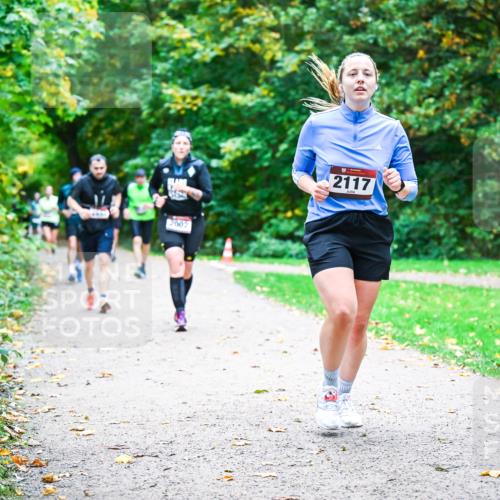 12.10.2025 - Bramfelder Halbmarathon 2025 Dr. Thomas Lammeyer http://msf.ph/oto/9354479 12.10.2025 10:50:22 Laufen 2002, 2117, 2 meine-sportfotos.de