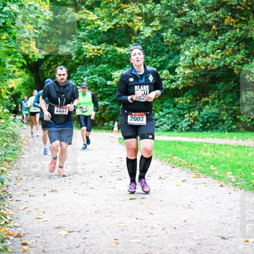 12.10.2025 - Bramfelder Halbmarathon 2025 Dr. Thomas Lammeyer http://msf.ph/oto/9354488 12.10.2025 10:50:24 Laufen 2657, 2518, 2002 meine-sportfotos.de