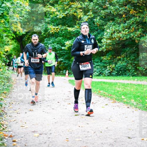 12.10.2025 - Bramfelder Halbmarathon 2025 Dr. Thomas Lammeyer http://msf.ph/oto/9354489 12.10.2025 10:50:24 Laufen 2657, 2518, 2002 meine-sportfotos.de