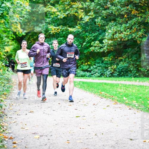 12.10.2025 - Bramfelder Halbmarathon 2025 Dr. Thomas Lammeyer http://msf.ph/oto/9354519 12.10.2025 10:50:29 Laufen 2576, 2938, 2841, 25 meine-sportfotos.de