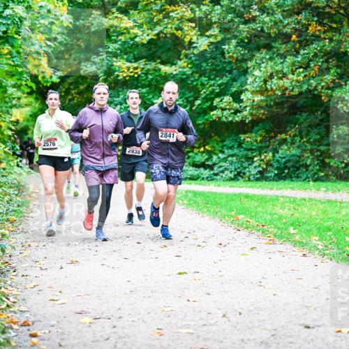 12.10.2025 - Bramfelder Halbmarathon 2025 Dr. Thomas Lammeyer http://msf.ph/oto/9354520 12.10.2025 10:50:30 Laufen 2576, 2938, 2841 meine-sportfotos.de