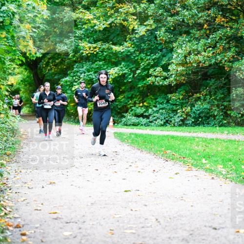 12.10.2025 - Bramfelder Halbmarathon 2025 Dr. Thomas Lammeyer http://msf.ph/oto/9354568 12.10.2025 10:50:40 Laufen 2045 meine-sportfotos.de