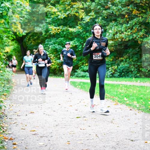 12.10.2025 - Bramfelder Halbmarathon 2025 Dr. Thomas Lammeyer http://msf.ph/oto/9354575 12.10.2025 10:50:43 Laufen 2058, 2045 meine-sportfotos.de