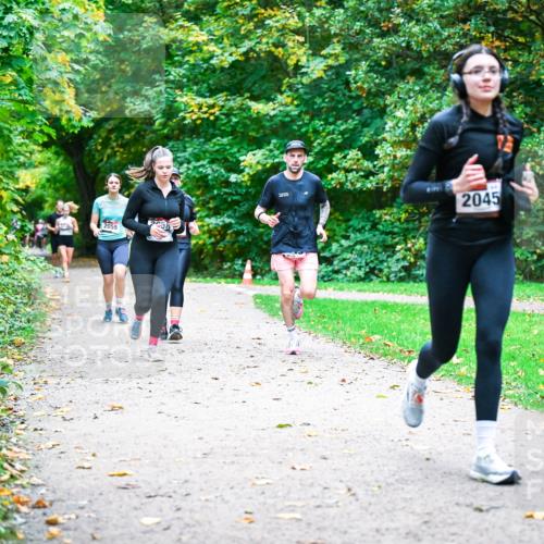 12.10.2025 - Bramfelder Halbmarathon 2025 Dr. Thomas Lammeyer http://msf.ph/oto/9354580 12.10.2025 10:50:44 Laufen 2055, 2045 meine-sportfotos.de
