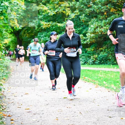 12.10.2025 - Bramfelder Halbmarathon 2025 Dr. Thomas Lammeyer http://msf.ph/oto/9354586 12.10.2025 10:50:45 Laufen 2055, 358, 2801 meine-sportfotos.de