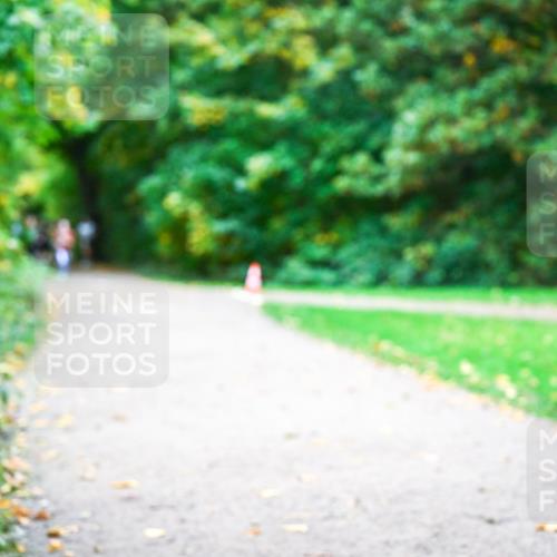 12.10.2025 - Bramfelder Halbmarathon 2025 Dr. Thomas Lammeyer http://msf.ph/oto/9354638 12.10.2025 10:50:56 Laufen  meine-sportfotos.de