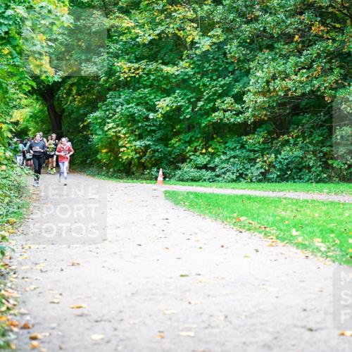 12.10.2025 - Bramfelder Halbmarathon 2025 Dr. Thomas Lammeyer http://msf.ph/oto/9354653 12.10.2025 10:50:59 Laufen 2243 meine-sportfotos.de
